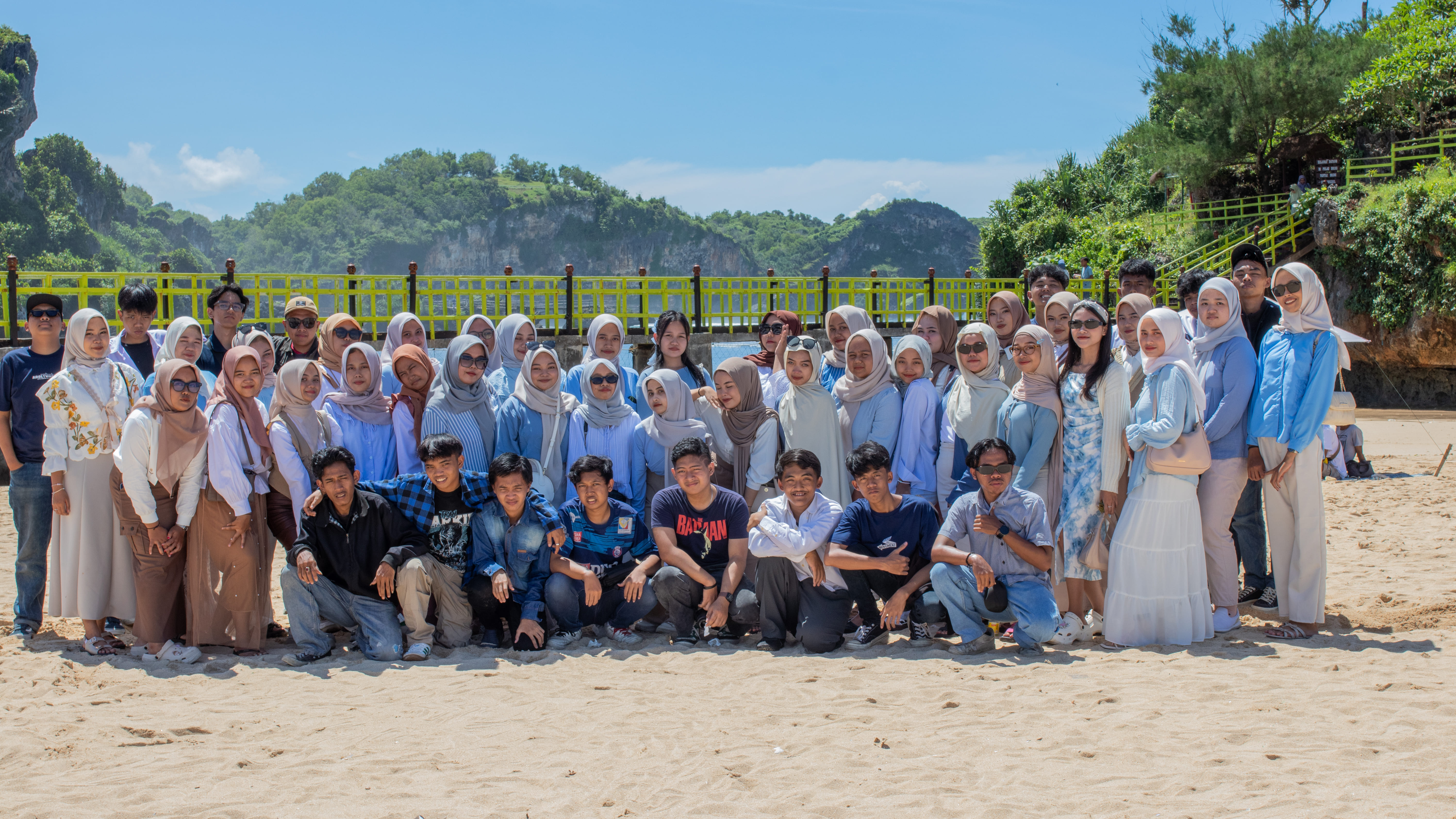 SMK YPKK 1 Sleman Sukses Gelar Kunjungan Industri ke Karanganyar